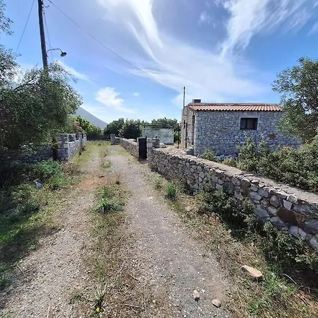 εξοχική οικία 45τμ συν 12τμ εξτρα δωμάτιο Dom wakacyjny *