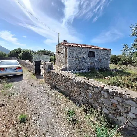 εξοχική οικία 45τμ συν 12τμ εξτρα δωμάτιο * Mína